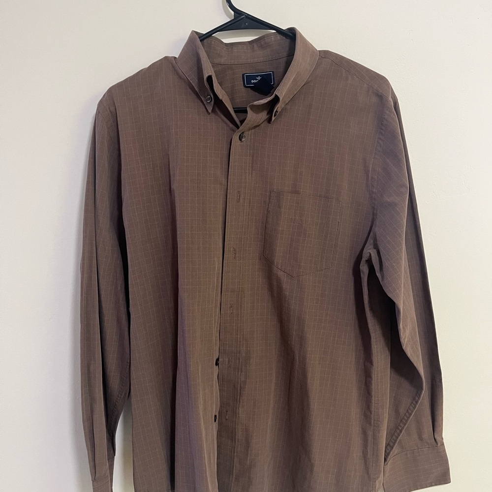 Dockers Men's Casual Brown Button-Down Shirt